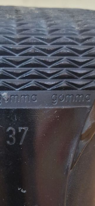 Ghete Gomma din piele masura 37 la doar 35 lei