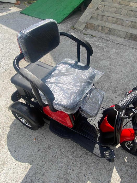 Електрическа триместна триколка MaxMotors X1 1500W Red