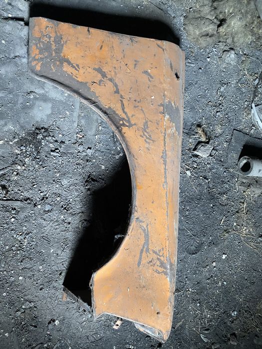 Крыло «Москвич».