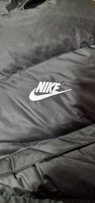 Geaca Nike noua cu eticheta