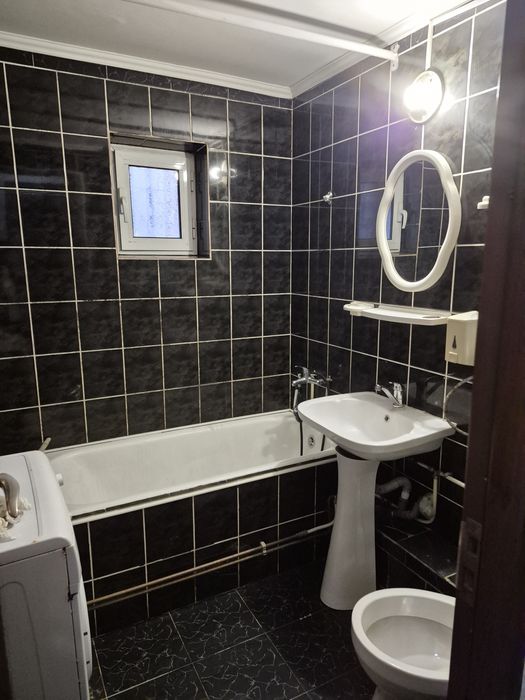 Inchiriez sau vind apartament cu doua camere mobilat în Babeni vilcea