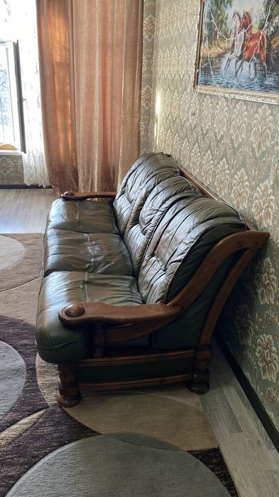 Диван и две кресла