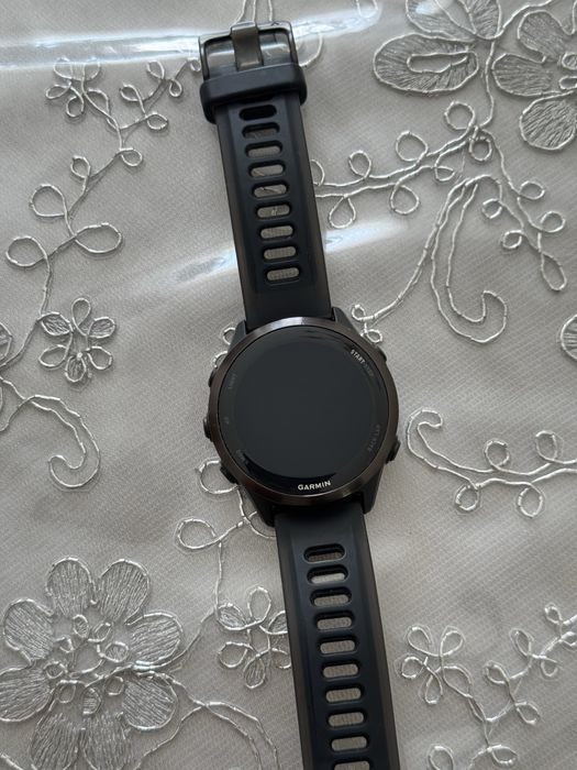 Garmin Forerunner 570 42 мм черный