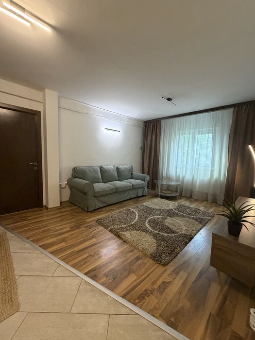Inchiriez apartament 3 camere Focsani, centru