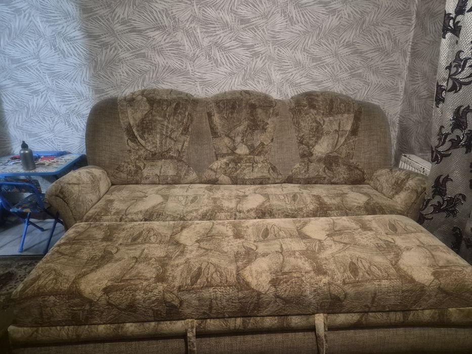Продаю диван в нормальном состоянии