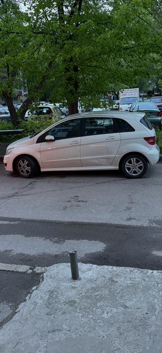 Mercedes Benz B 180