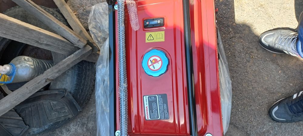 БензиБензиновый  генератор