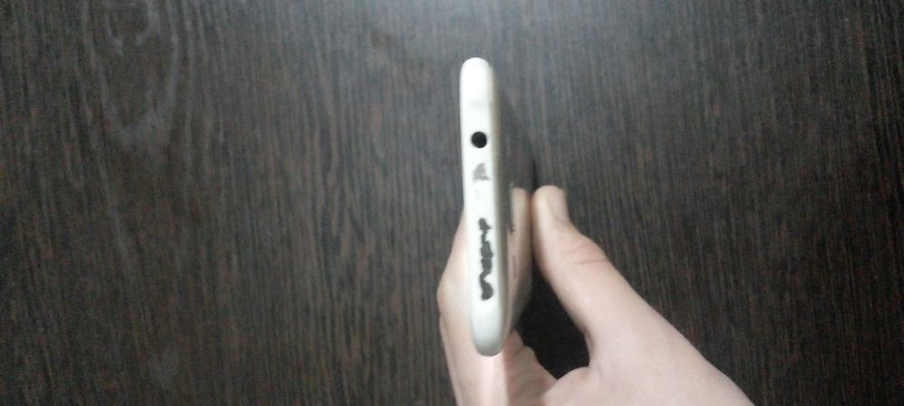 Samsung j2 sotiladi hechnima qilmagan aybi yõq