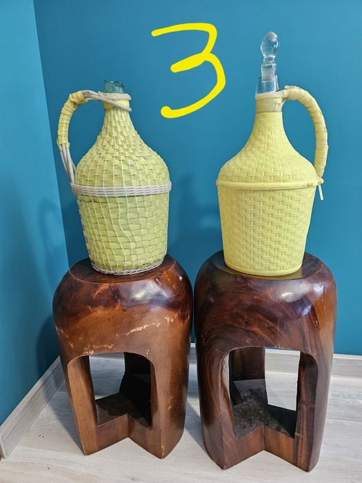 Продавам плетени стъклени дамаджани