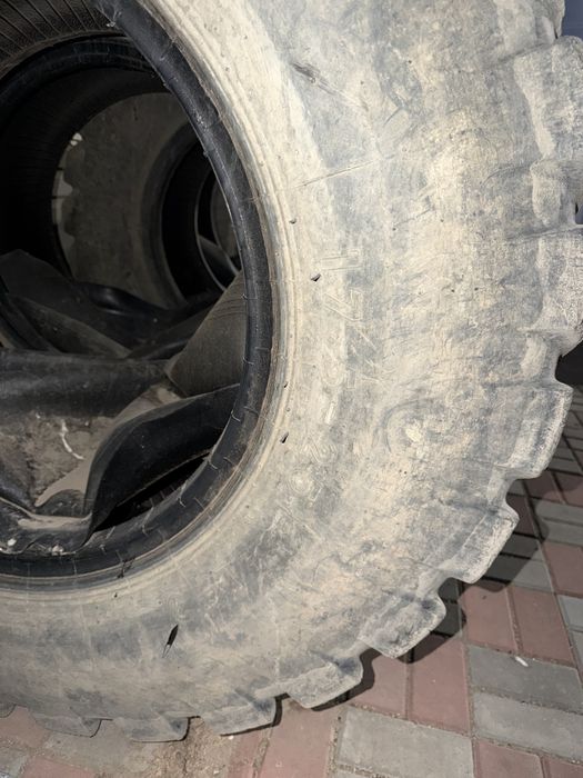 Продам б/у шины на эксковатор