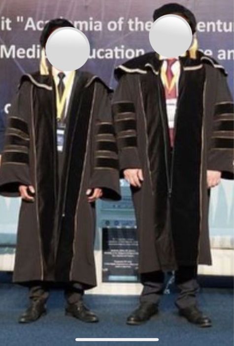 Продаются мантии профессора