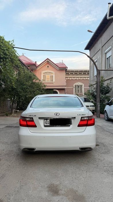 Lexus Ls 460 sotiladi xolati zor 1 qol xaydalgan