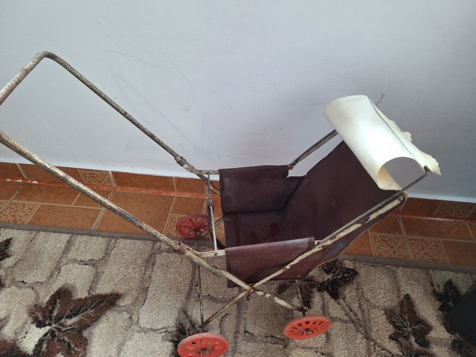 Căruț   păpusi vechi