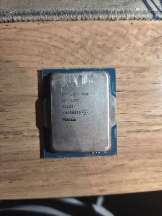 Продам i3 12100f