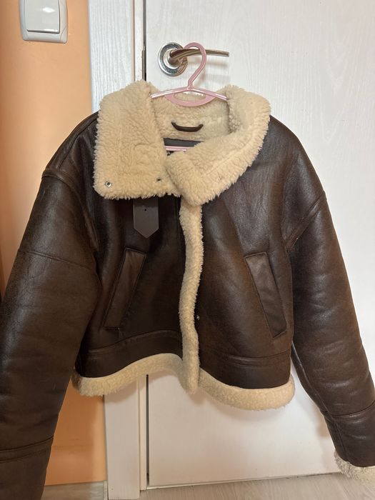 Зимно яке ново  подходящо за сезона