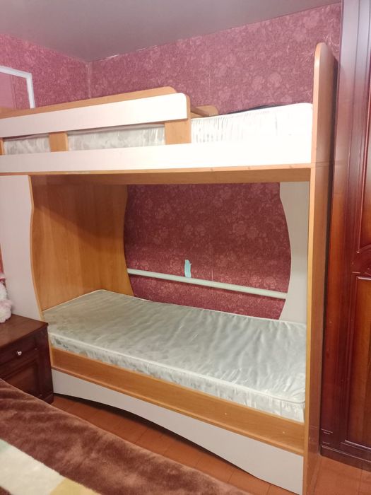 Продам 2х ярусную кровать.