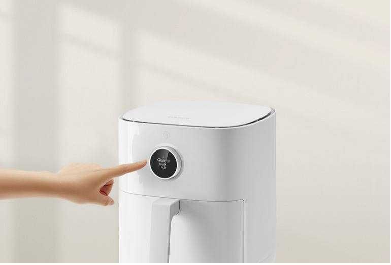 Продавам фритюрник с горещ въздух Mi Smart Air Fryer