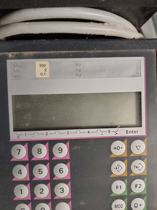 Продавам кантар за монтаж на машина