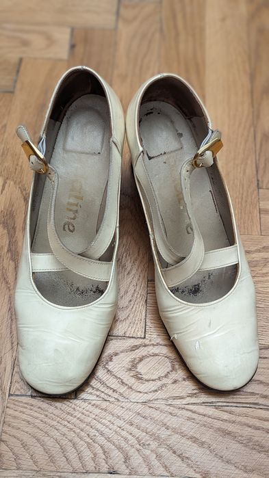 2 пары женских туфлей