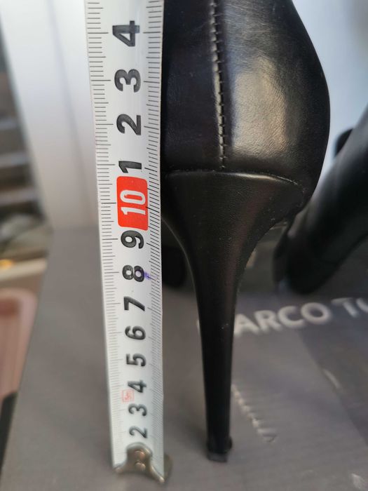 Pantofi negri cu toc inalt