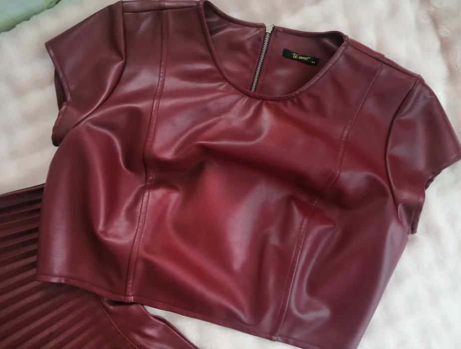 Червен кожен комплект костюм пола и блуза "Te amo" / "Те амо" размер L