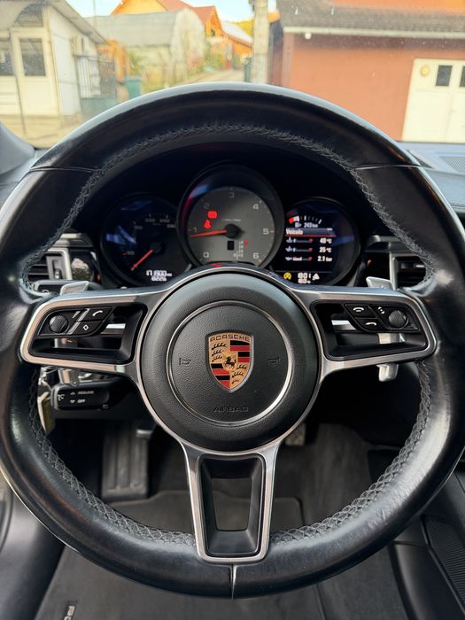 Porsche Macan S