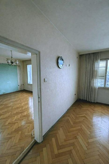 Продава се Тристаен апартамент в Пловдив, Кючук Париж - 80 кв.м за 765 €/кв.м - Снимка #2