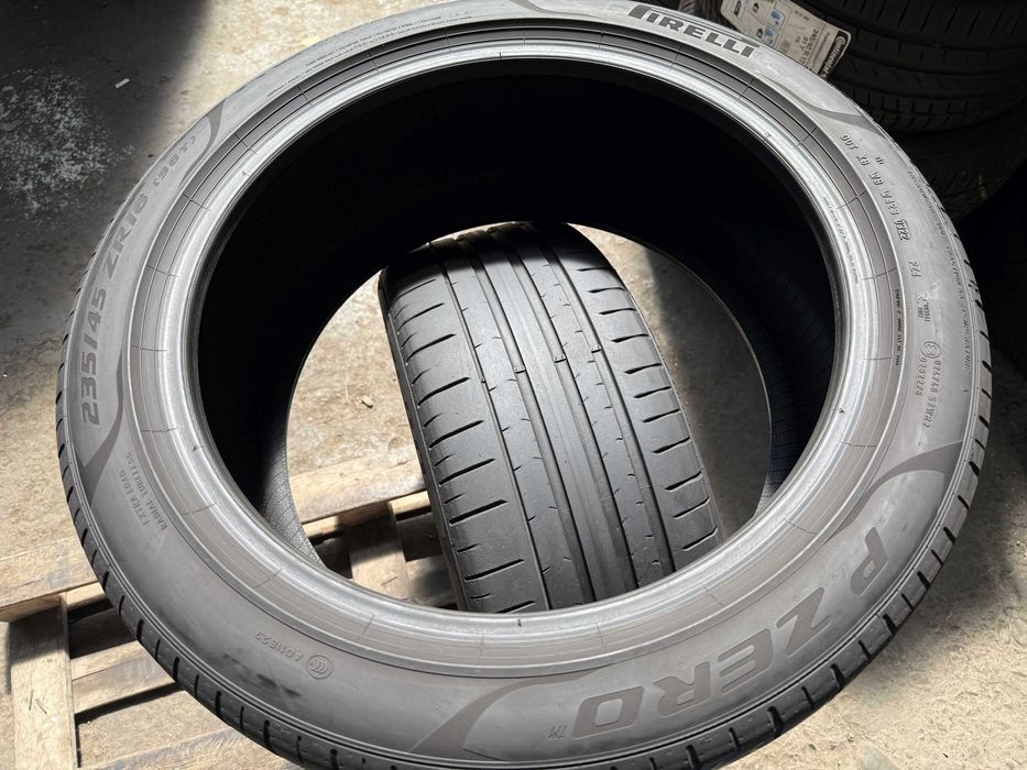 2x Anvelope Vara 235/45 R18 - Pirelli  P Zero