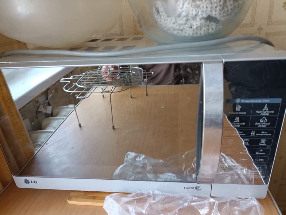 Продам микроволновку LG