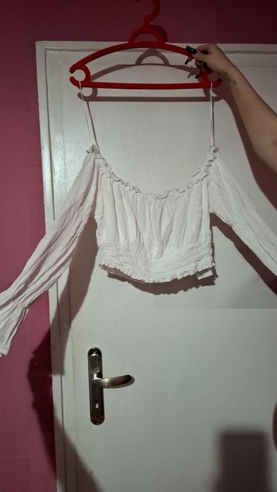 Блузи от различни марки