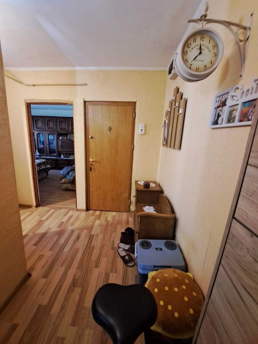 Apartament cu 2 camere decomandate + garaj !