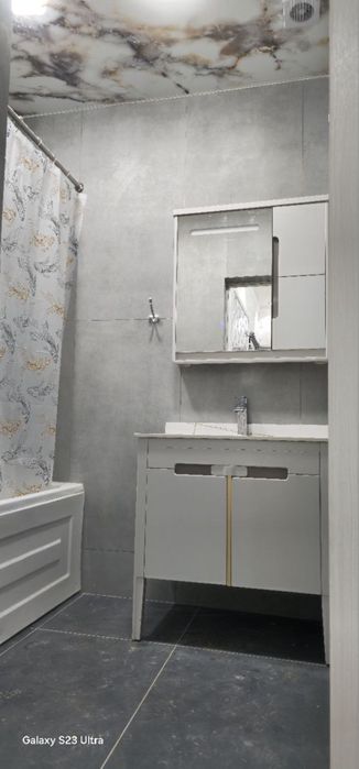 3-хоналик квартира, евро ремонт килинган, янги уй хеч ким яшамаган.