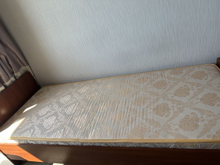 Кровать полуторка