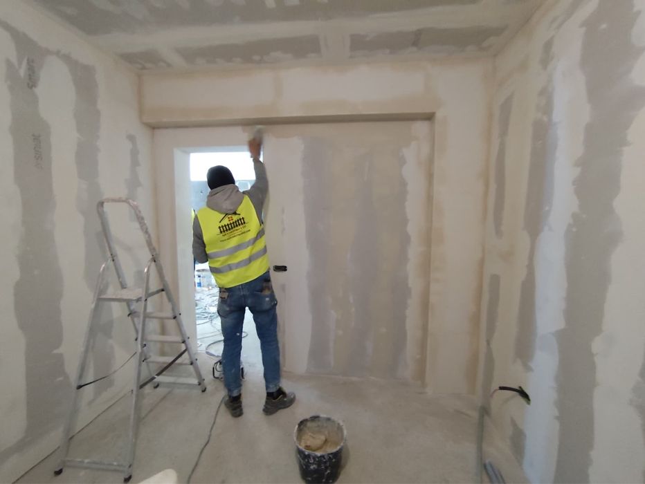 EXPERTIZA/CASE LA ROSU/GRI/CHEIE - la cele mai mici prețuri !!!