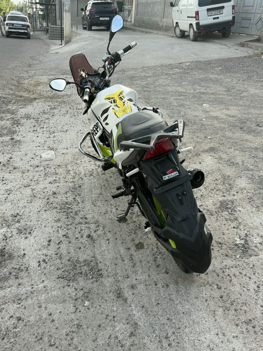Mototsikl Lifan 200 kub