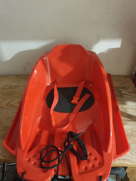 Детска шейна като нова