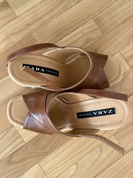 Лятна висока обуква Zara