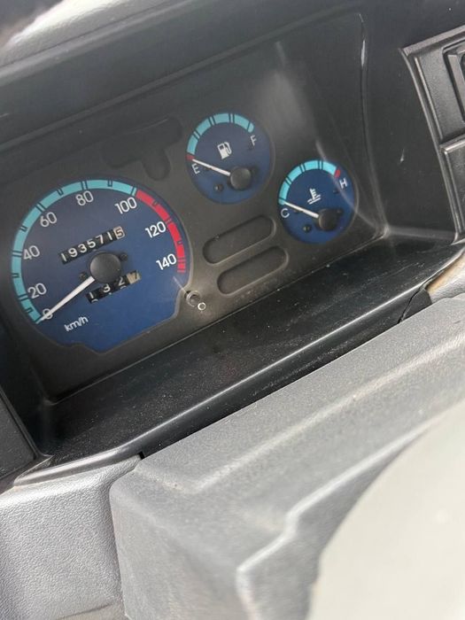 Damas srochna sotiladi