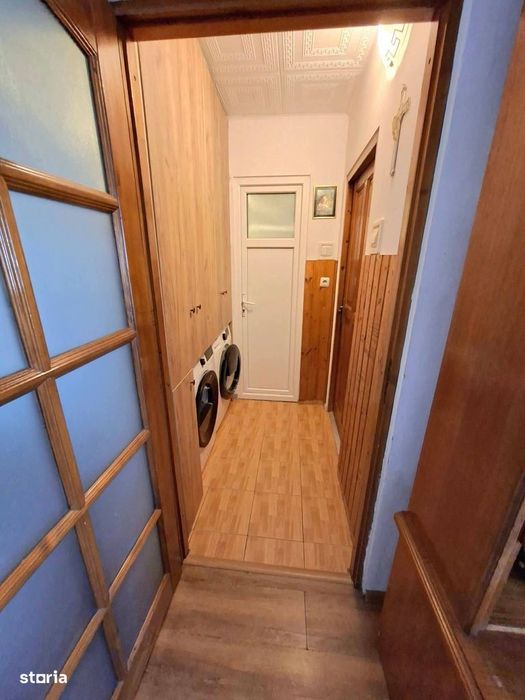 Apartament semidecomandat,Craiovița Nouă,centrală proprie,mobilat