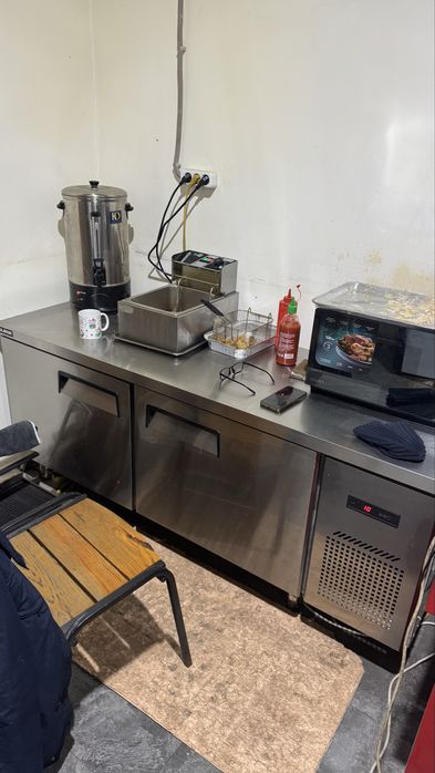 Холодильный стол