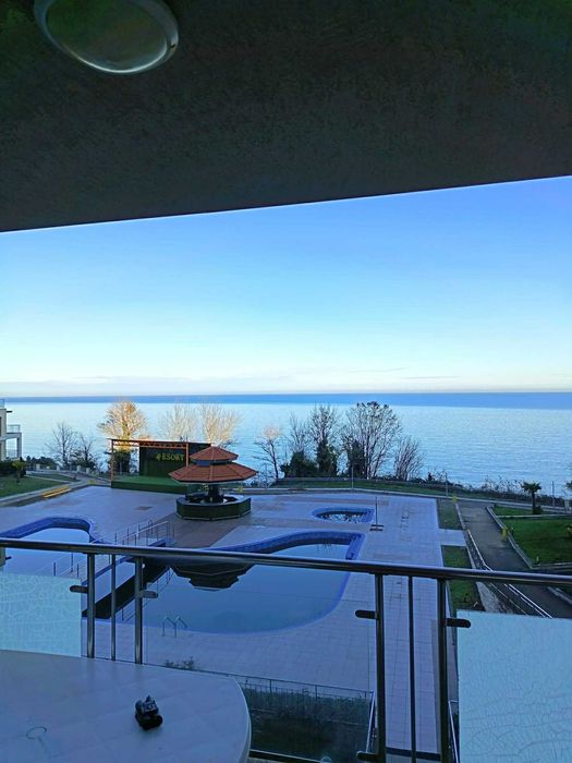 Продавам апартамент  на първо линия на морето в гр. Бяла