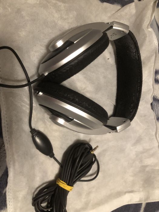 Casti diferute modele