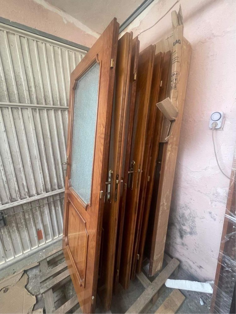 Масивни дъбови врати гр. Дългопол • OLX.bg
