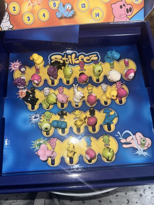 Stikeez cu tot cu joc si reguli, 27 bucati