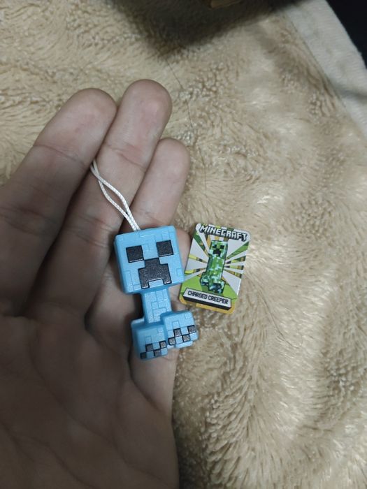 Заряженный крипер kinder joy Minecraft