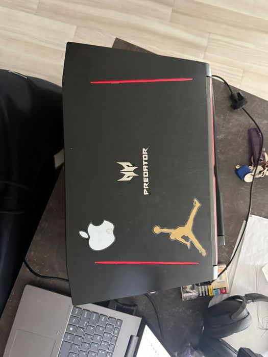 Vând leptop  Acer predator