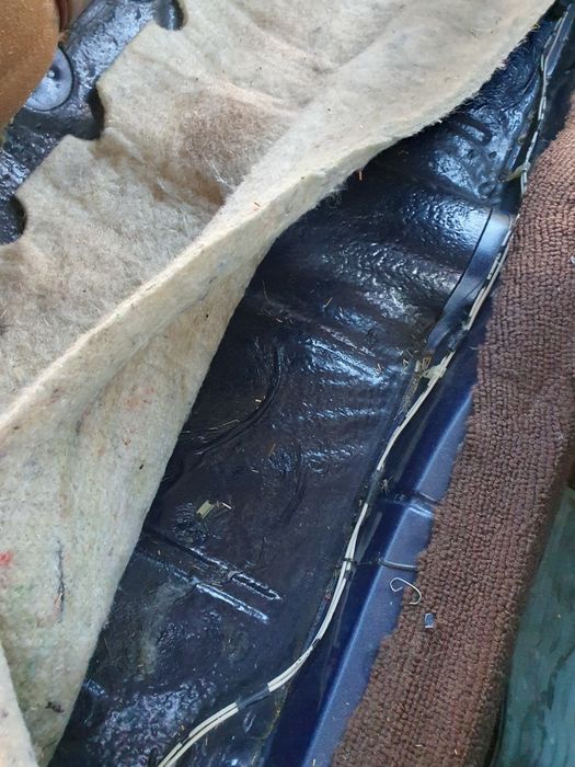 Продавам Лада 2103-1500