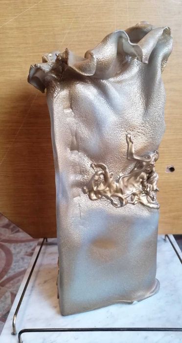 Абстрактни вази от пластмаса