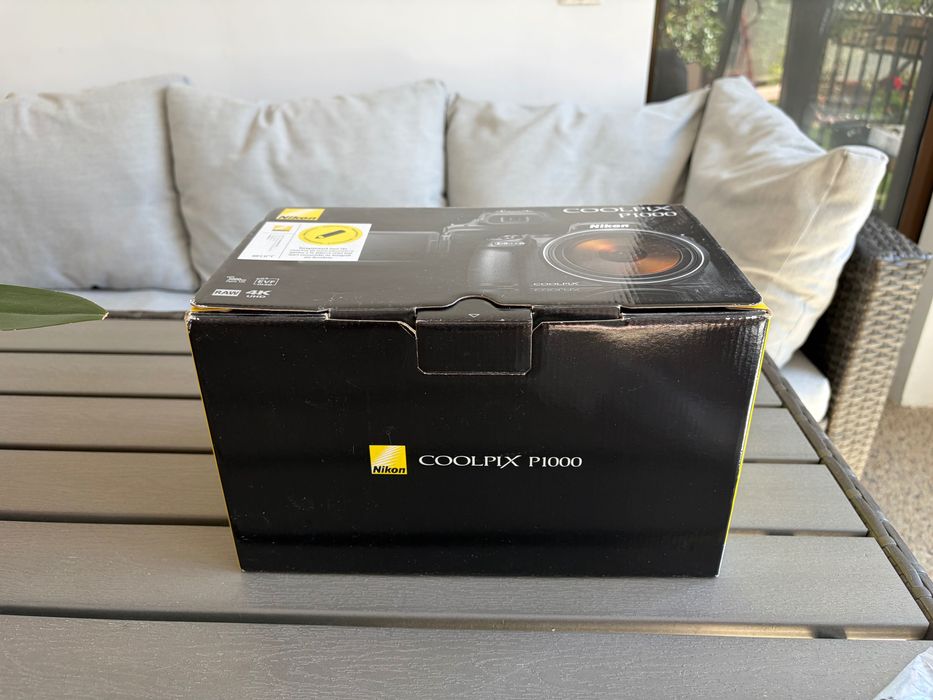 Camera foto Nikon Coolpix P1000, 2 baterii EN-EL20a originale, incarcator Patona pentru baterii, card sd Sandisk extreme plus 64gb