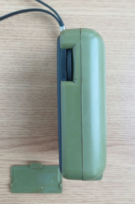 Aparat vechi de radio portabil Philips EIC
